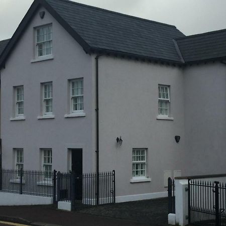 Strandview Beach Apartment 巴利卡斯尔 外观 照片