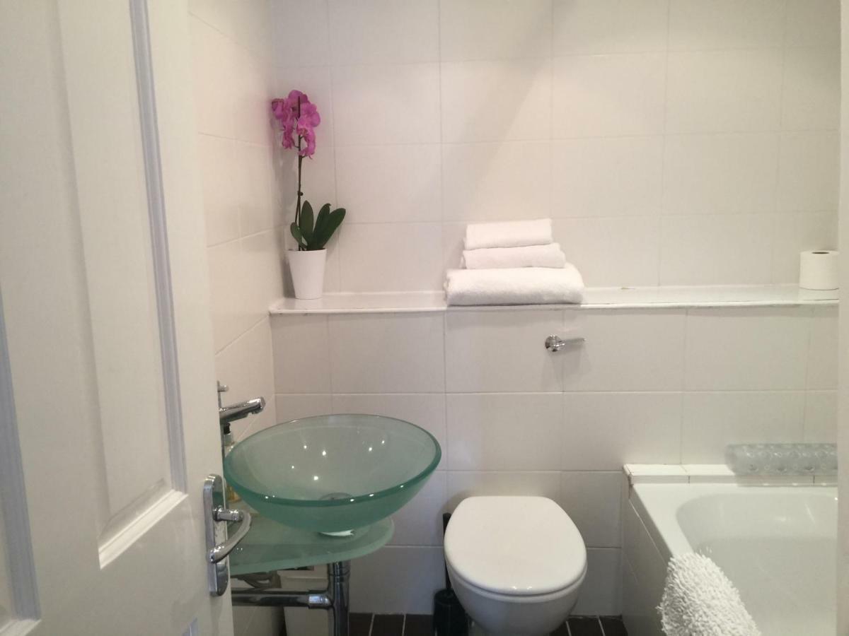 Strandview Beach Apartment 巴利卡斯尔 外观 照片